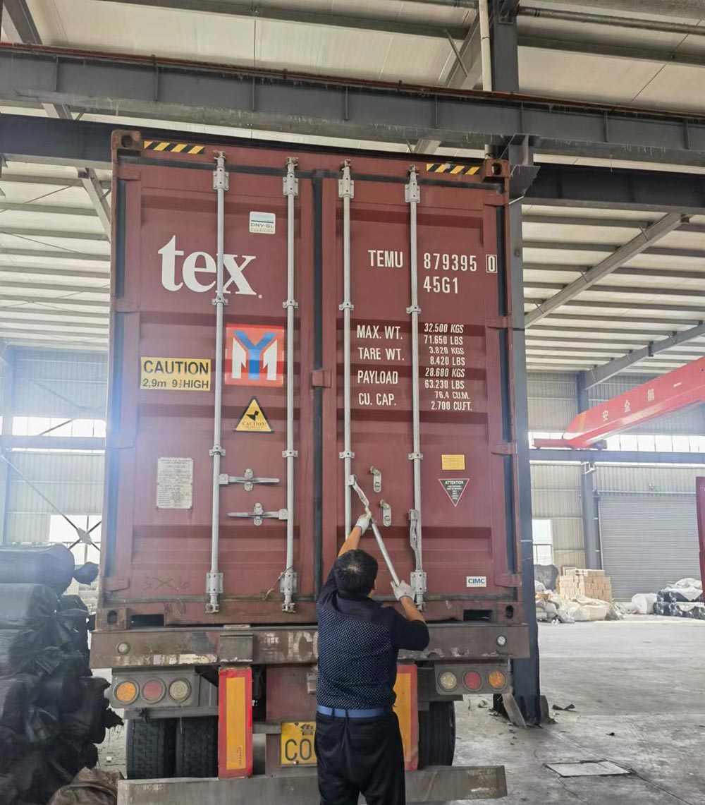 Отправлена высокопрочная полипропиленовая ткань весом 400 г. 400g high strength polypropylene fabric has been shipped out.