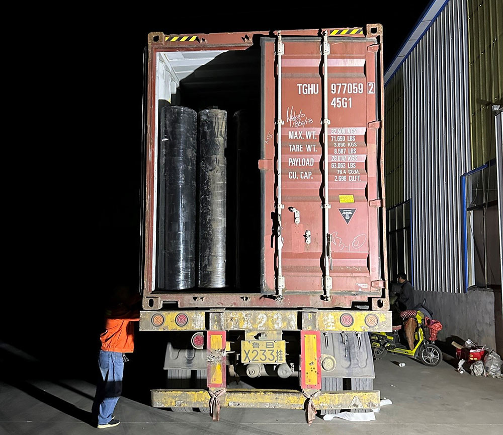 Geogrids and geotextiles have been shipped. Geogrids and geotextiles have been shipped.